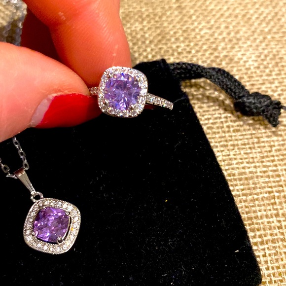 Size 6, Amethyst color cubic zirconia Silver ring with clear zirconia inlays. - Picture 1 of 4